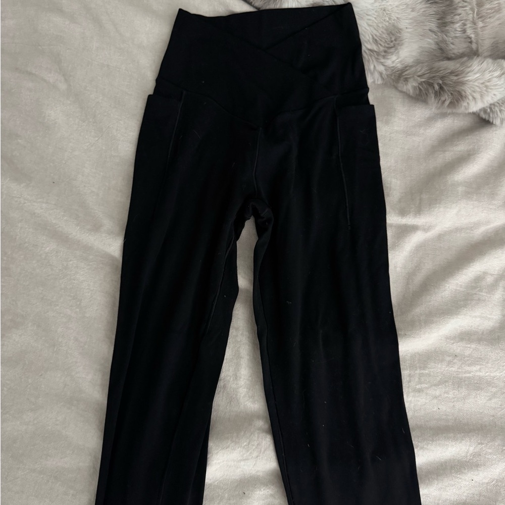 Aerie cross over leggings with pockets